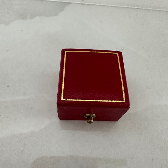 Vintage Cartier Red and Gold Metallic Ring Box Swiss Made ￼ - Picture 3 of 10